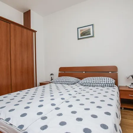 Cvitan 1. Floor Apartmán