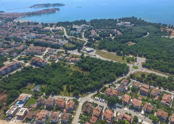 Cvitan 1. Floor アパート *