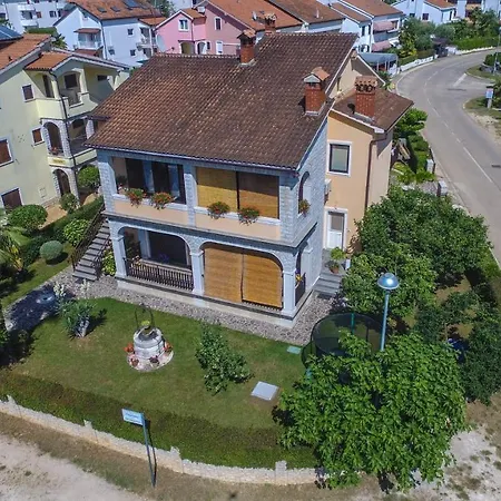 Apartment Cvitan 1. Floor Porec