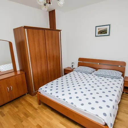 Cvitan 1. Floor Apartment